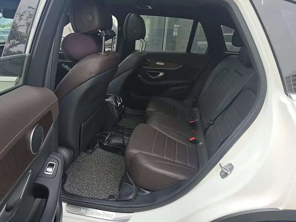 Mercedes-Benz GLC 2020 — Photo 17/20