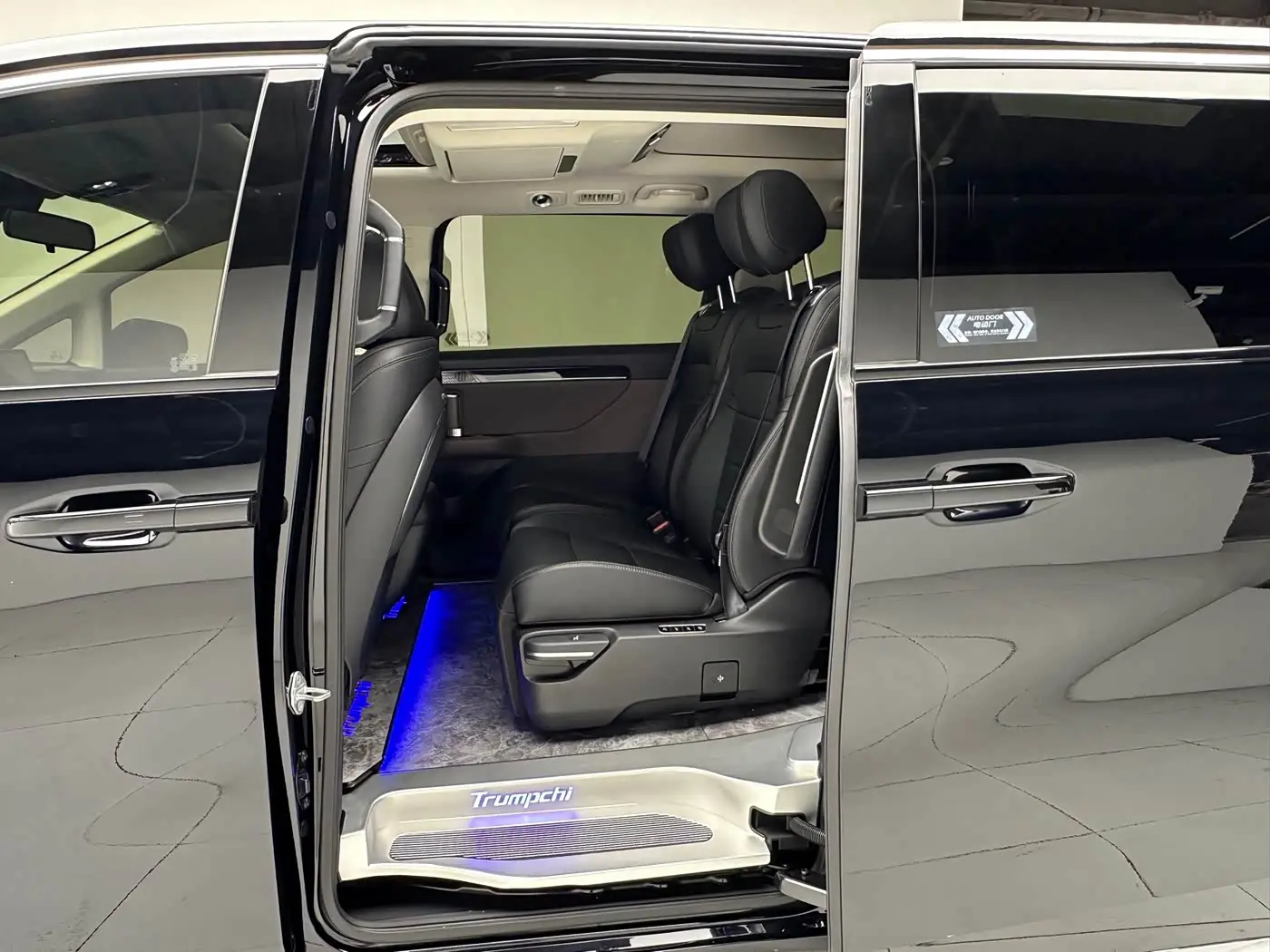 GAC Trumpchi Trumpchi E8 NEV 2024 — Photo 5/20