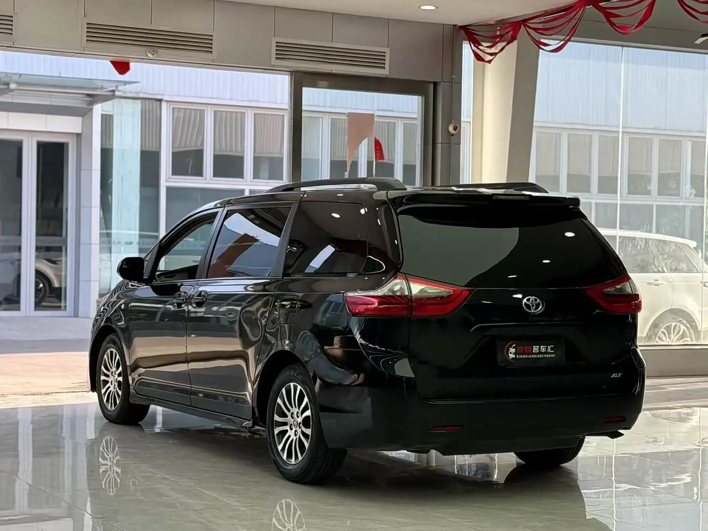 Toyota Sienna 2020 — Photo 7/9