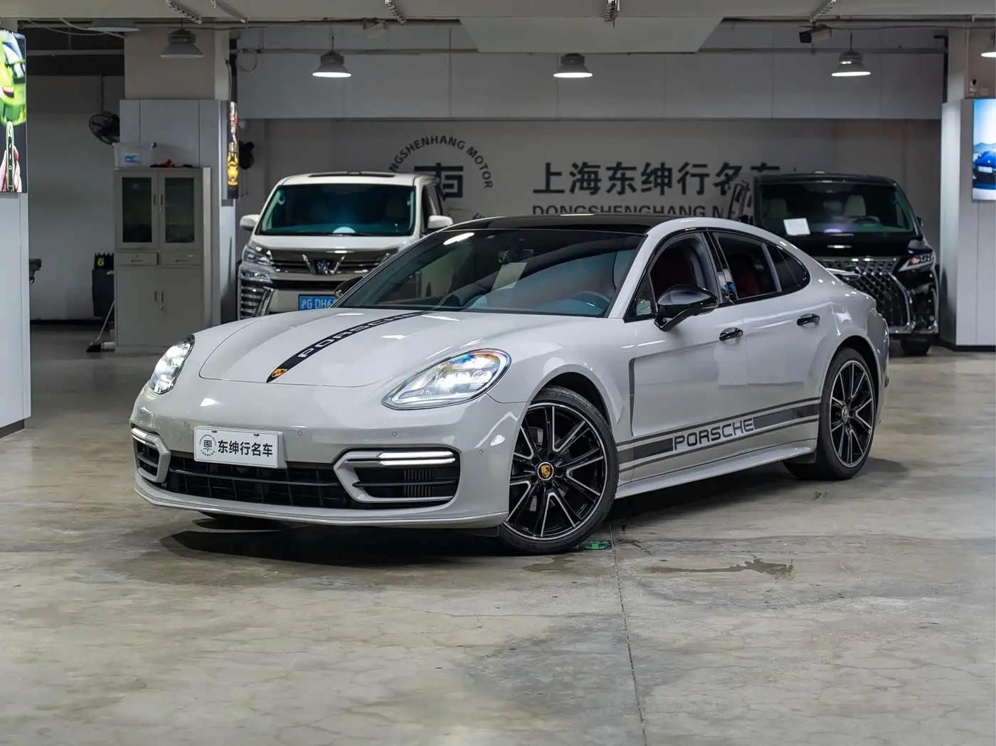 Porsche Panamera 2023 — Фото 1/20