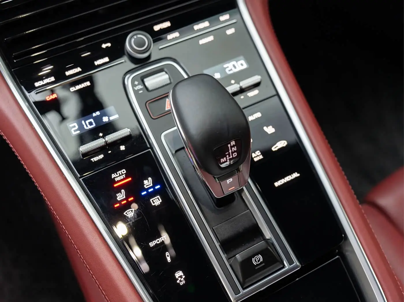 Porsche Panamera 2023 — Фото 12/20