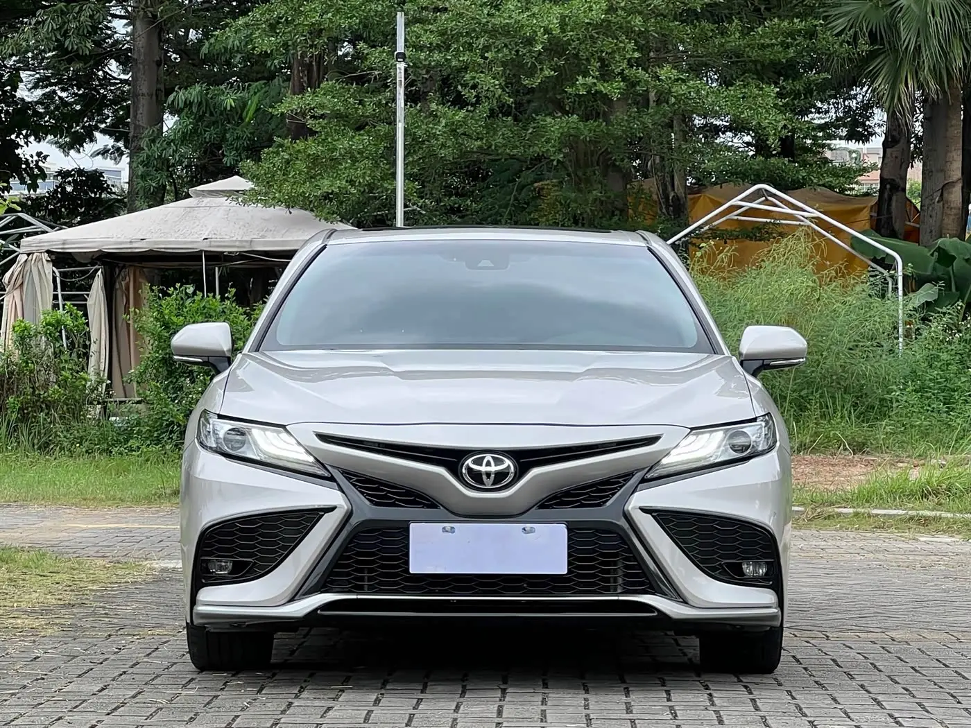 Toyota Camry 2022 — Фото 2/16