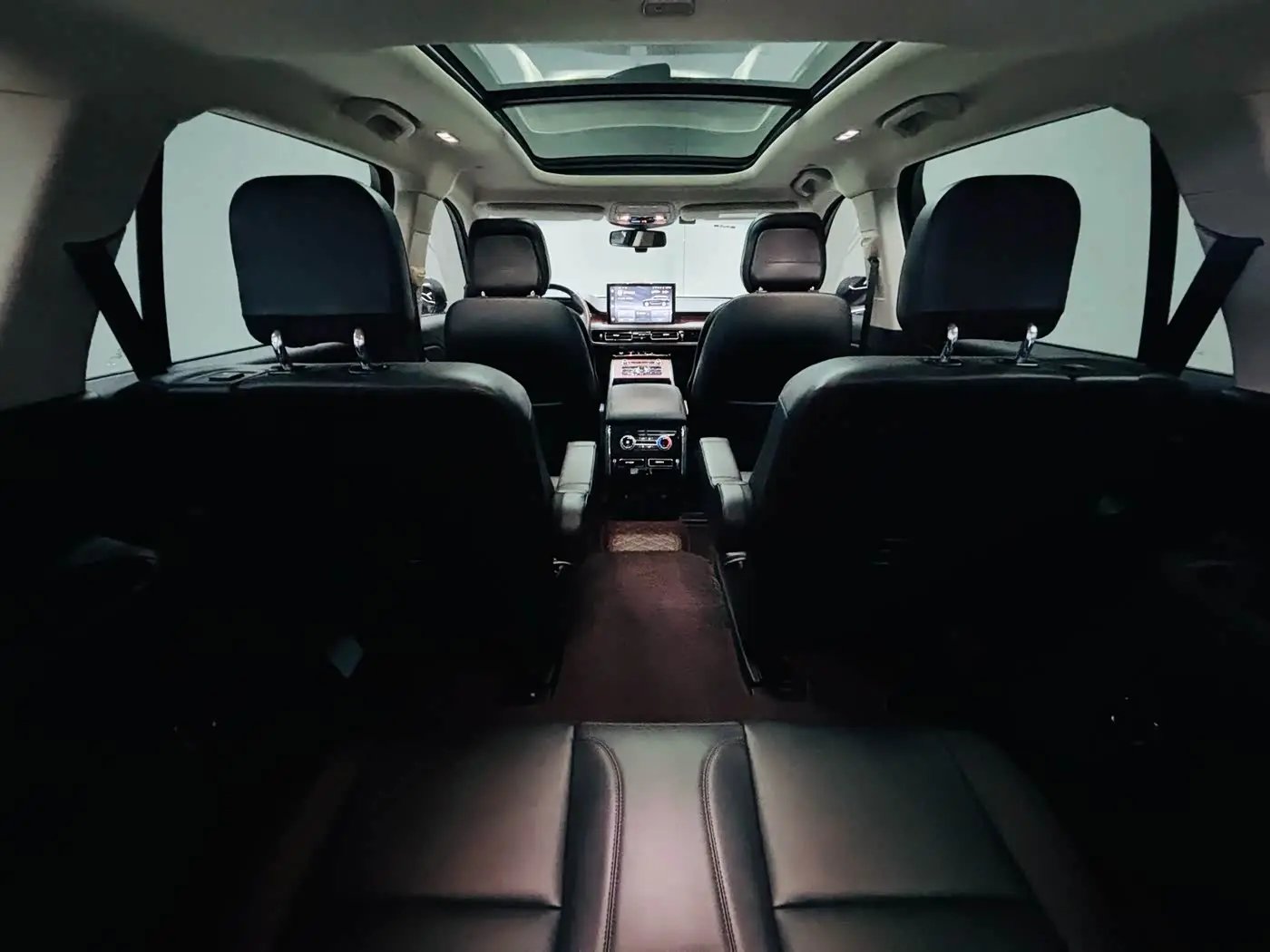 Lincoln Aviator 2021 — Şəkil 15/20