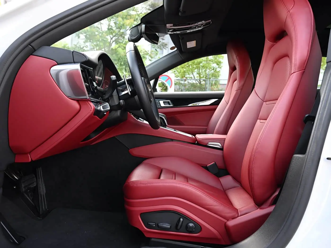 Porsche Panamera 2021 — Photo 6/15