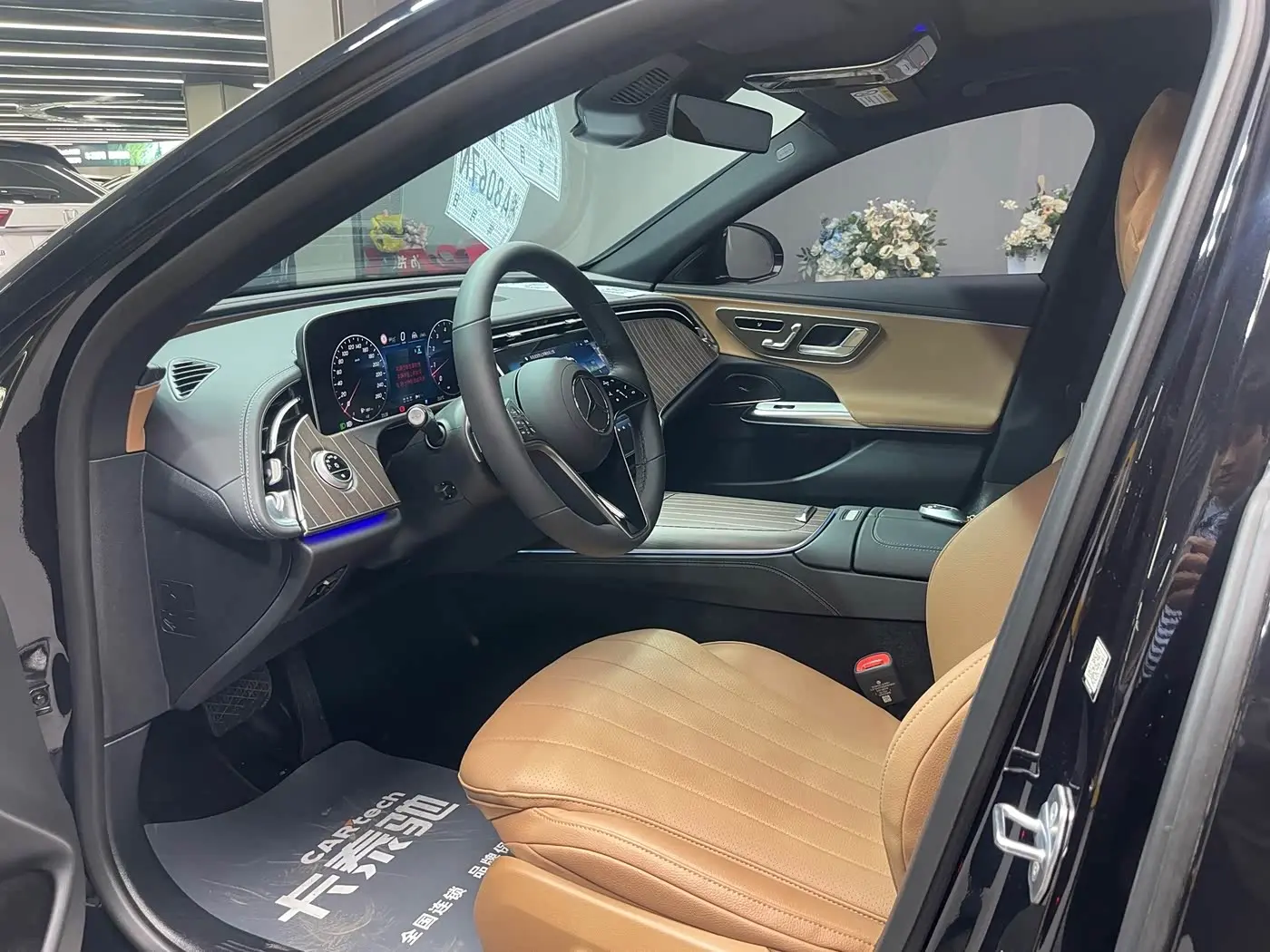 Mercedes-Benz E-Class 2024 — Photo 9/20