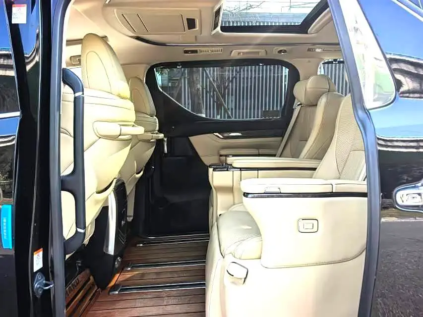 Toyota Alphard 2018 — Photo 6/7