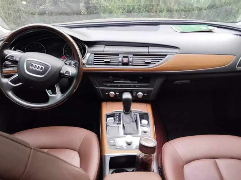 Audi A6L 2018 — Şəkil 12/16