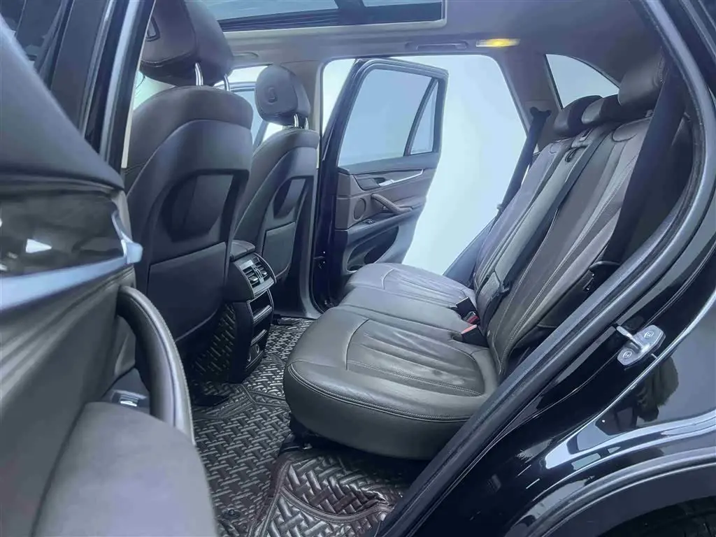 BMW X5 2015 — Photo 15/20