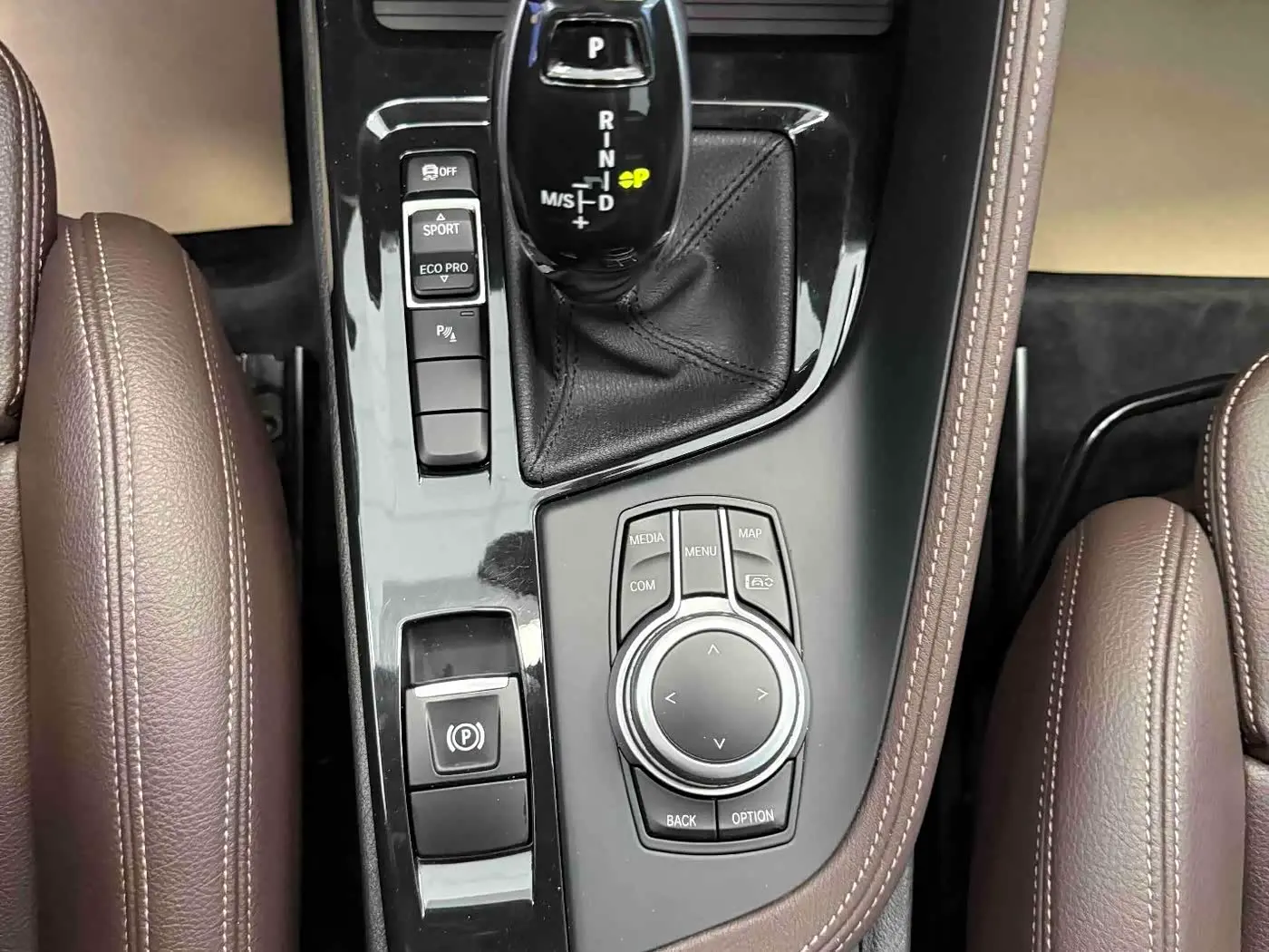 BMW X1 2022 — Şəkil 14/20