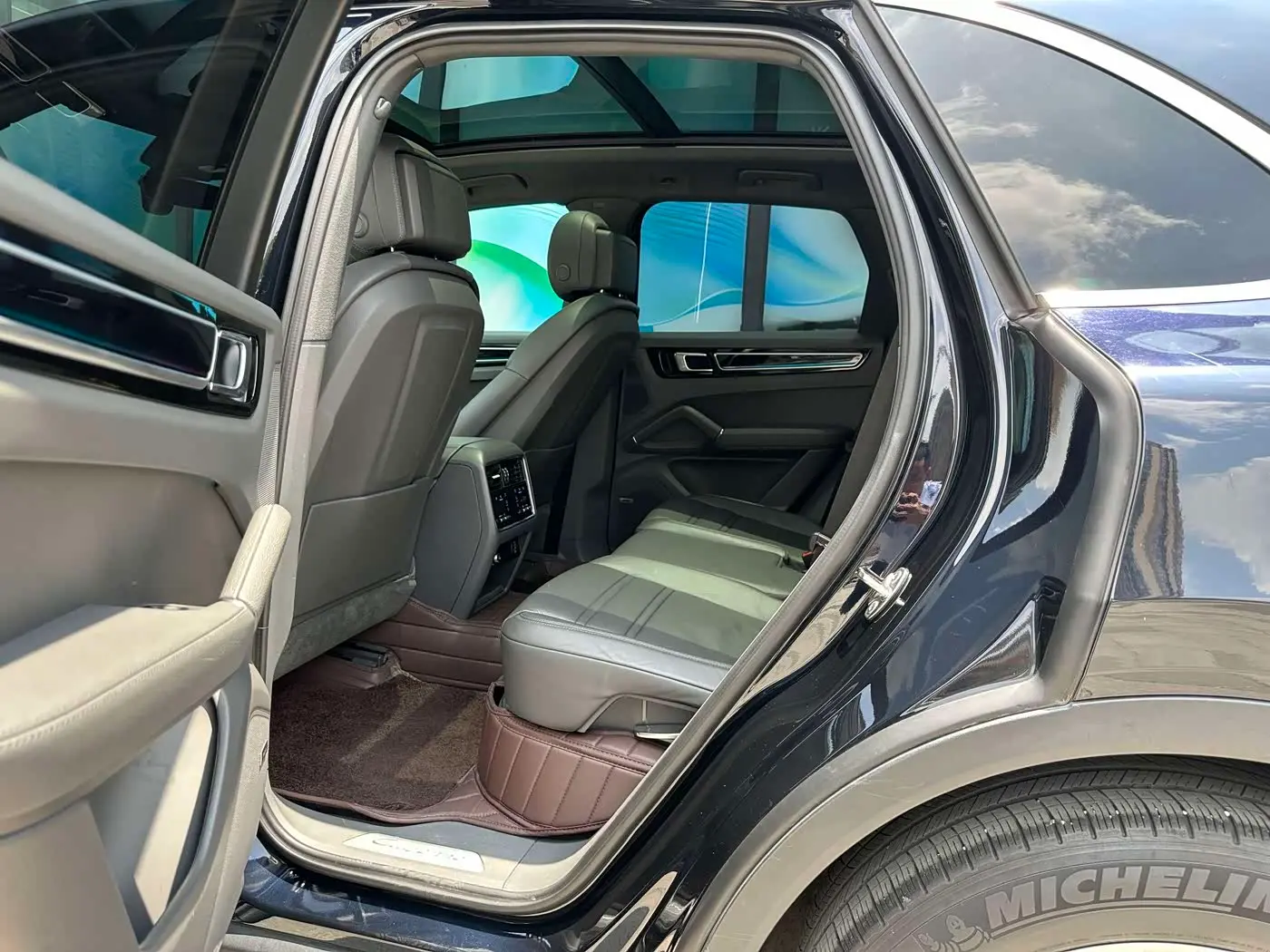 Porsche Cayenne 2018 — Şəkil 11/18