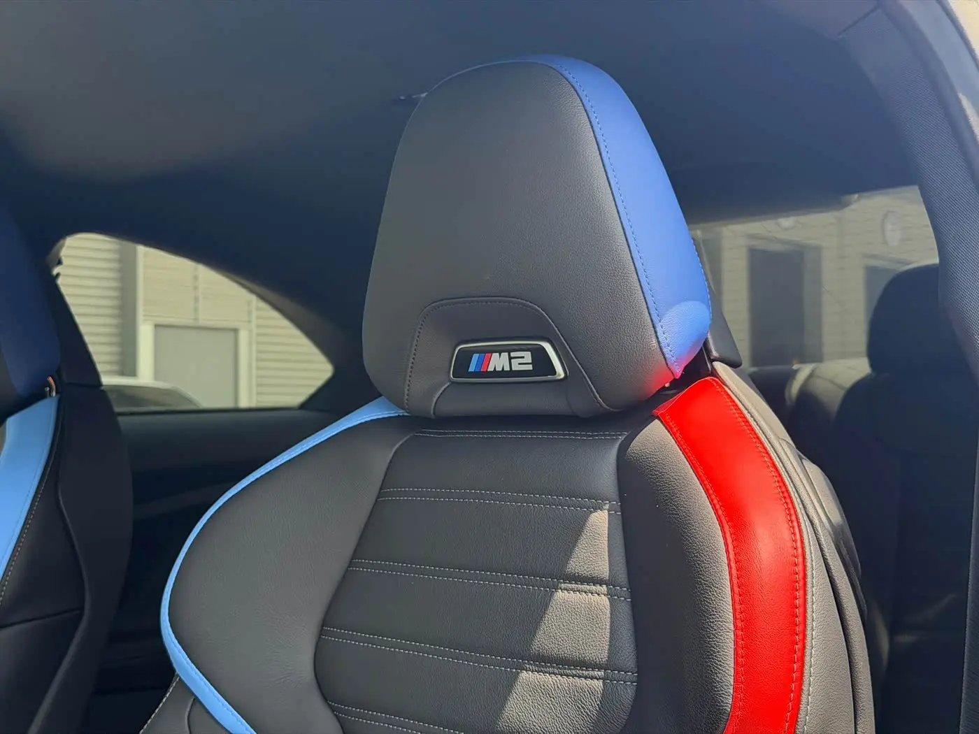 BMW M2 2025 — Photo 18/20
