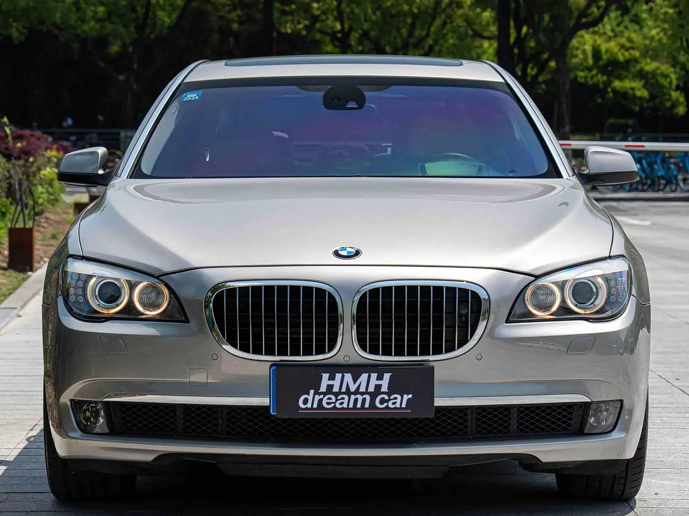 BMW 7 Series 2012 — Photo 2/20