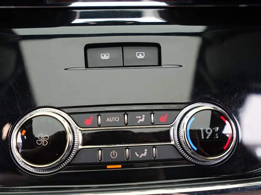 Lincoln Navigator 2022 — Photo 20/20