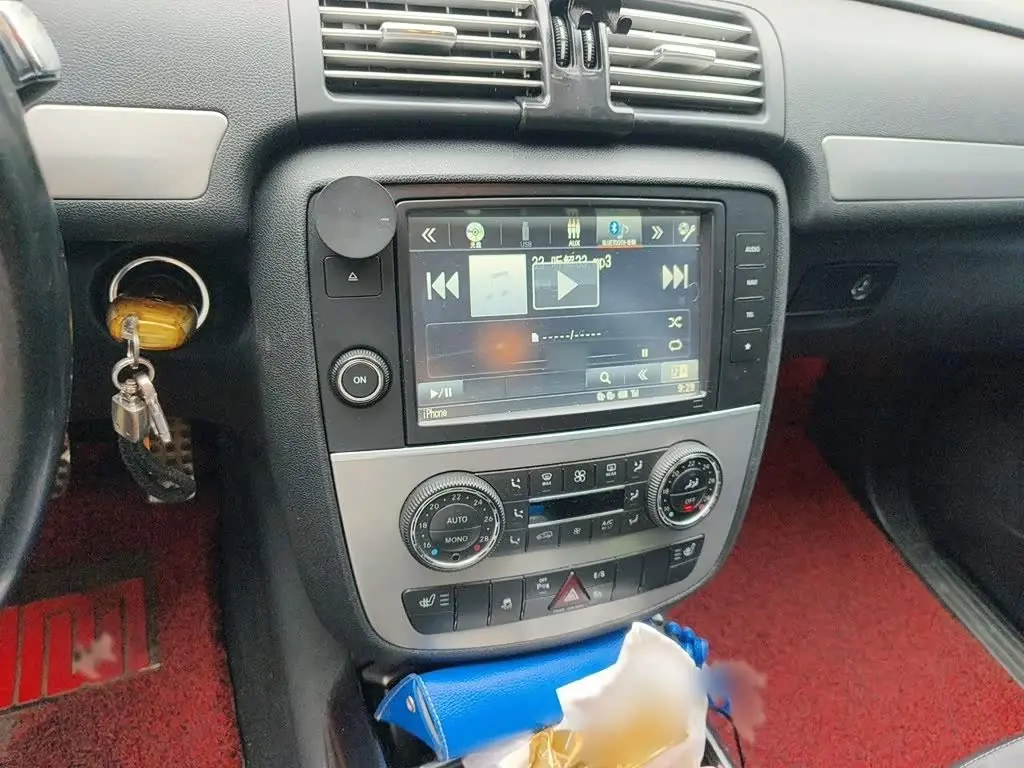Mercedes-Benz R-Class 2015 — Photo 6/20