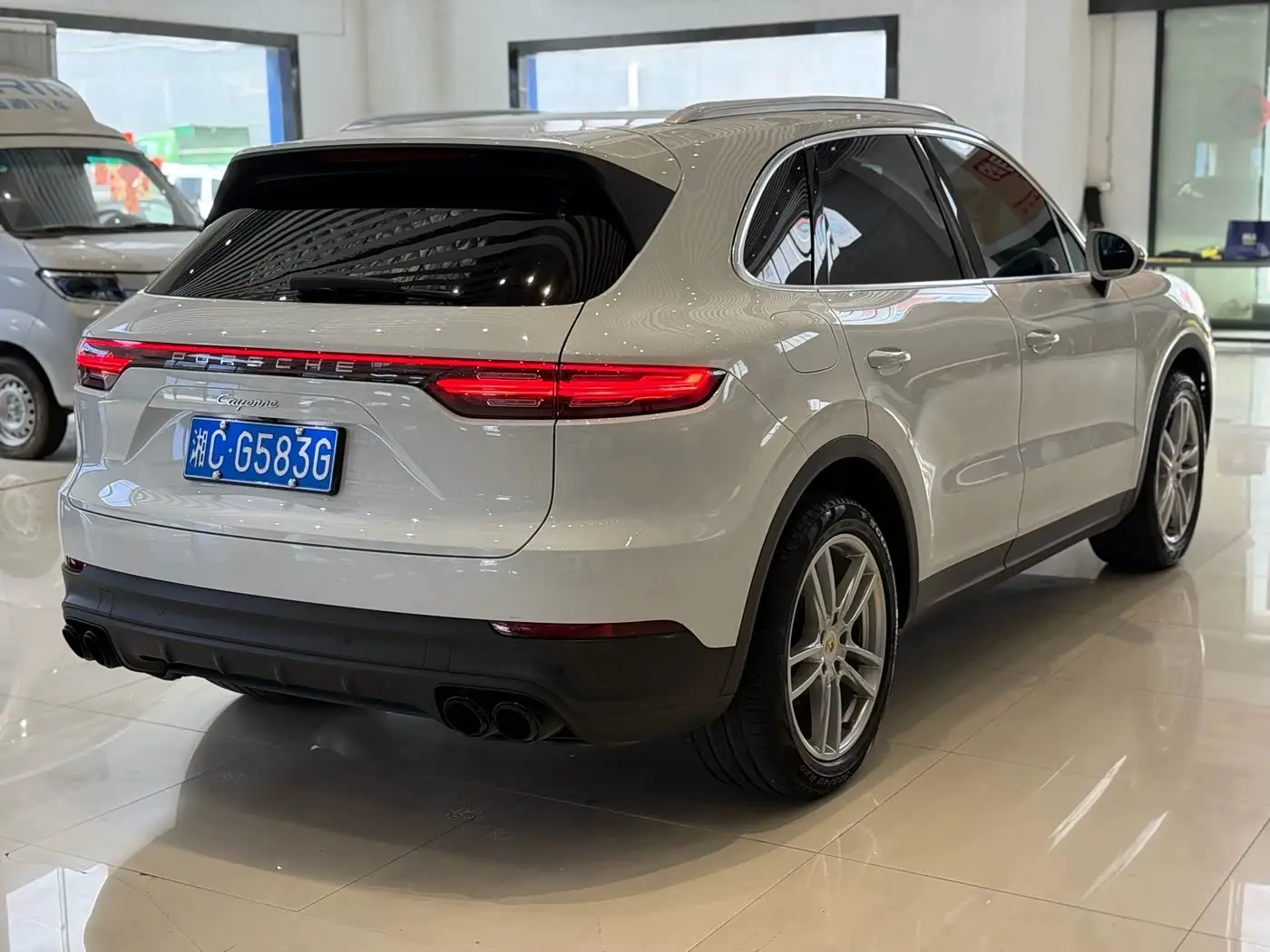 Porsche Cayenne 2019 — Фото 6/11