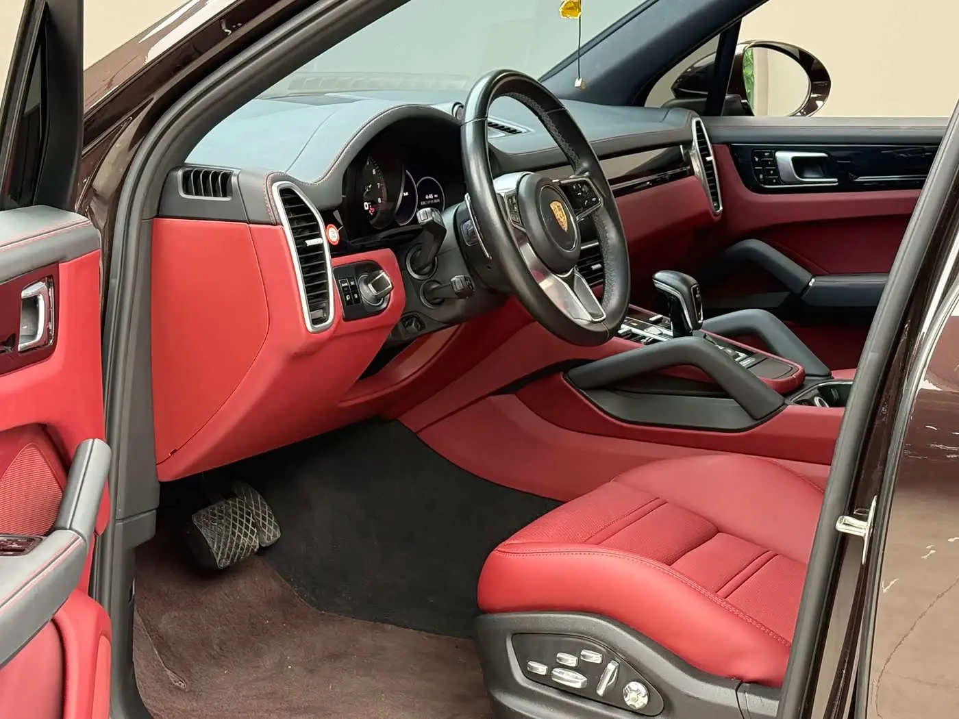 Porsche Cayenne 2019 — Photo 5/12