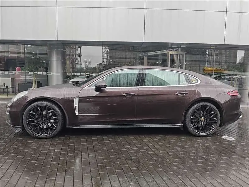 Porsche Panamera 2018 — Фото 2/11