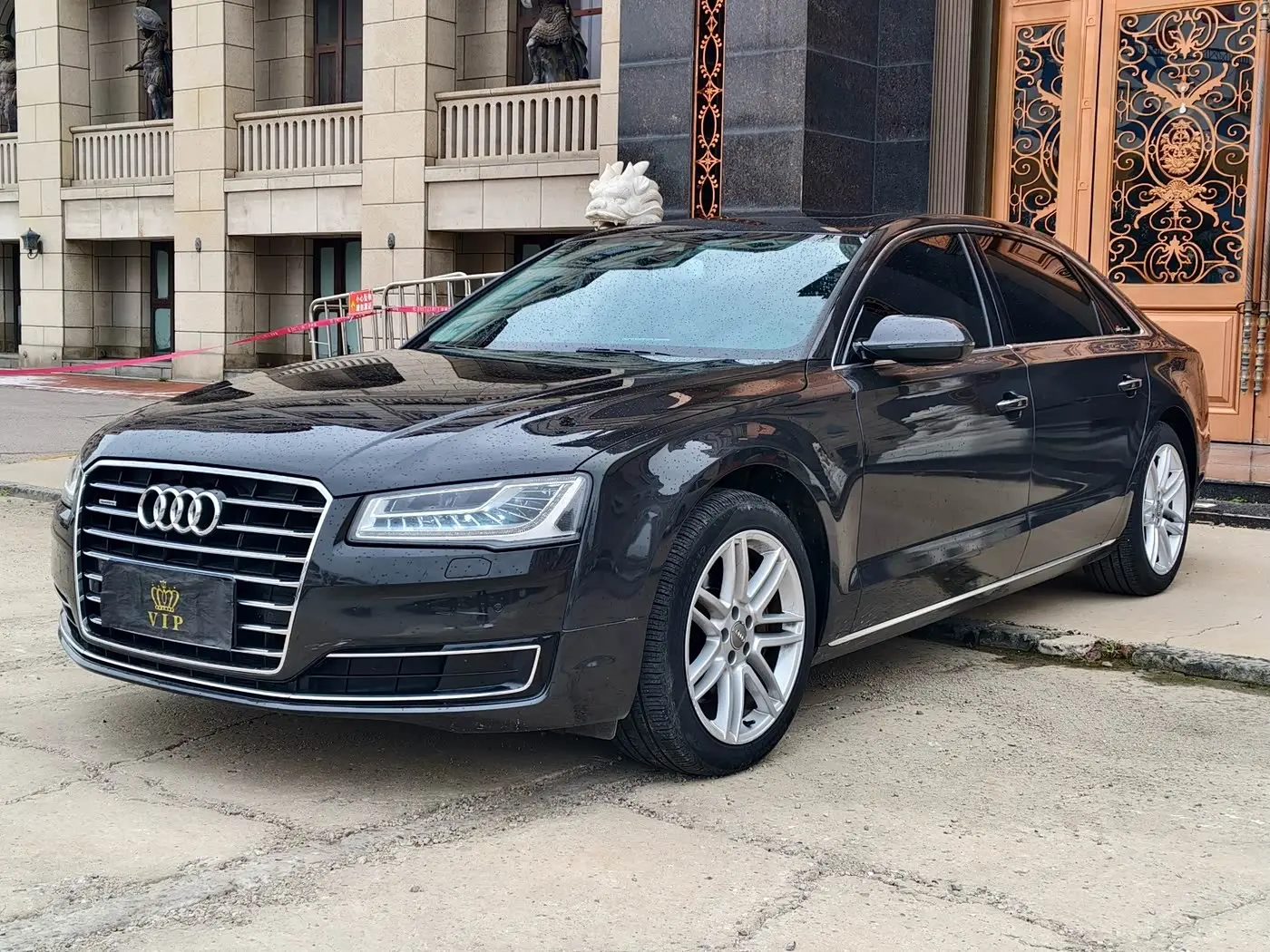 Audi A8 2017 — Фото 1/9