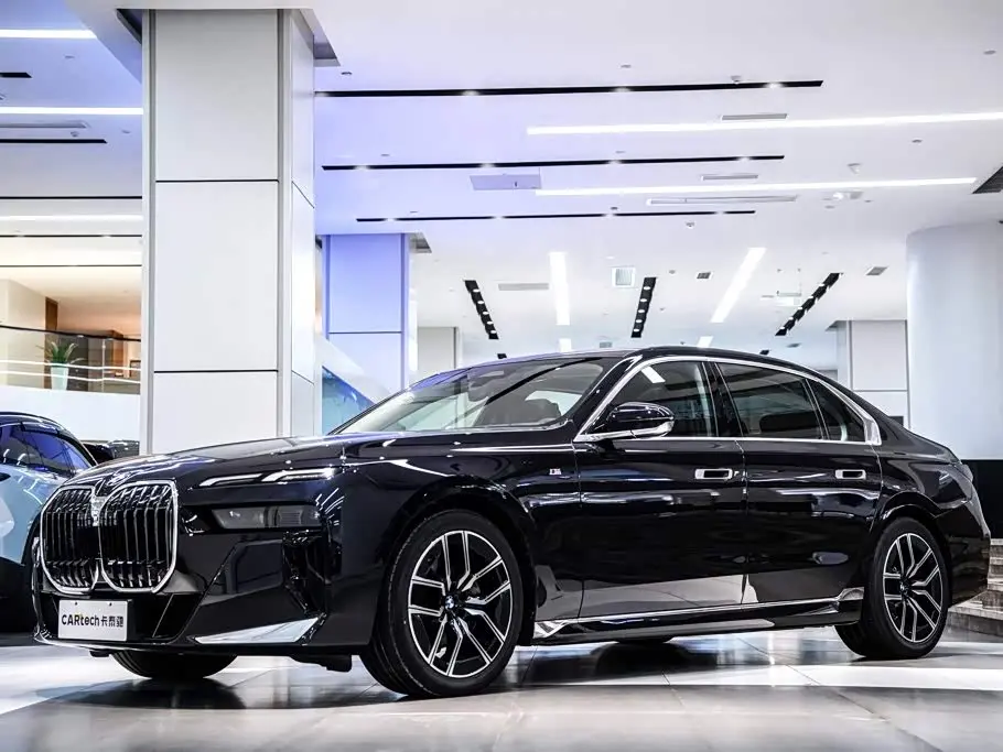 BMW 7 Series 2025 — Photo 12/20
