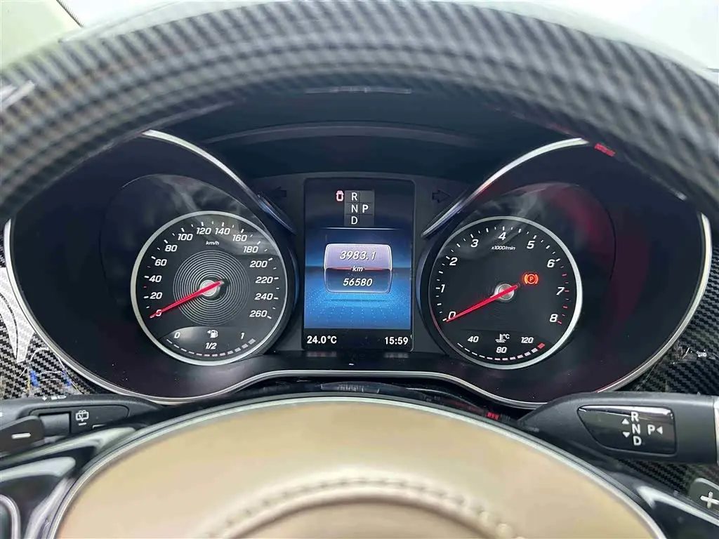 Mercedes-Benz V-Class 2023 — Photo 16/20