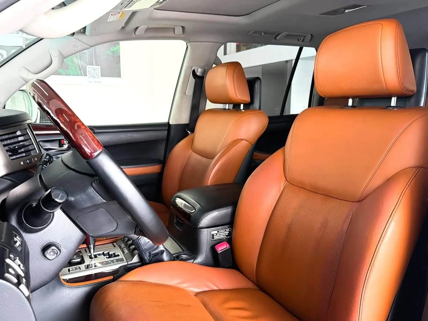 Lexus LX 2014 — Photo 7/11