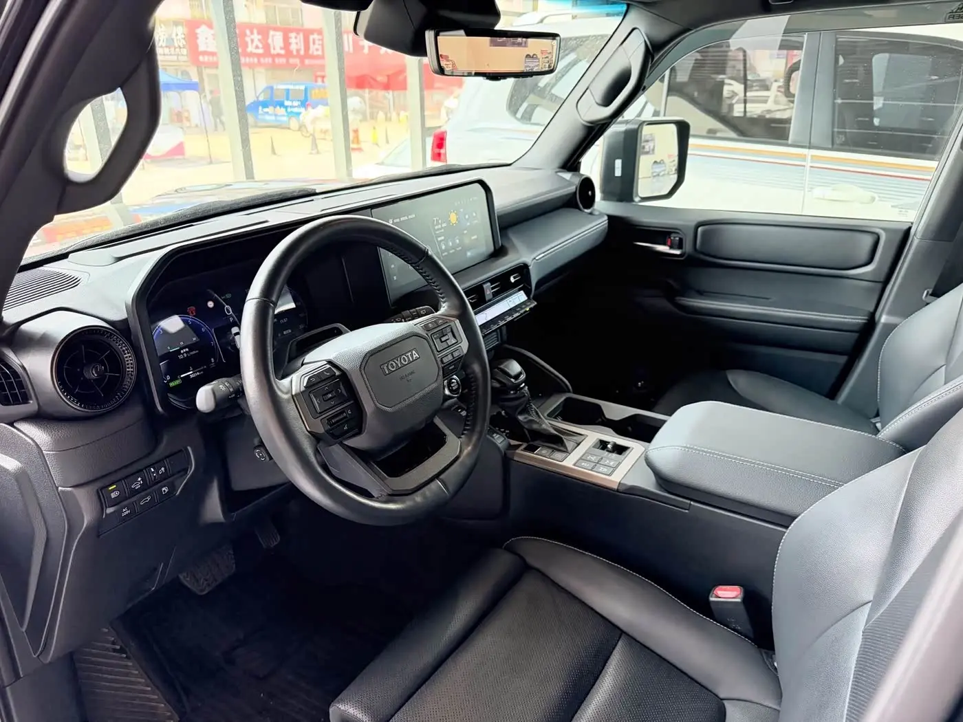 Toyota Prado 2024 — Photo 6/10