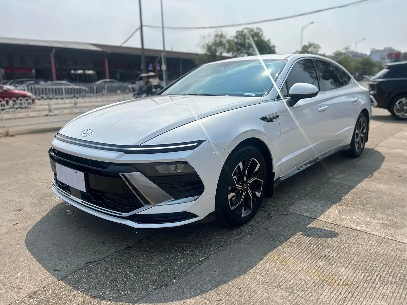 Hyundai Sonata 2024 — Photo 2/11
