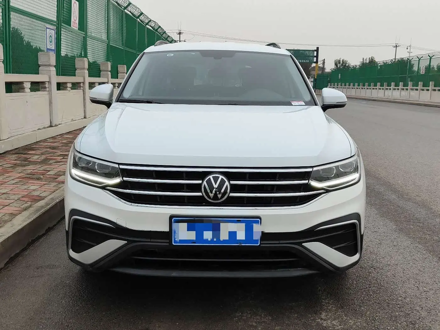 Volkswagen Tiguan L 2022 — Фото 2/9
