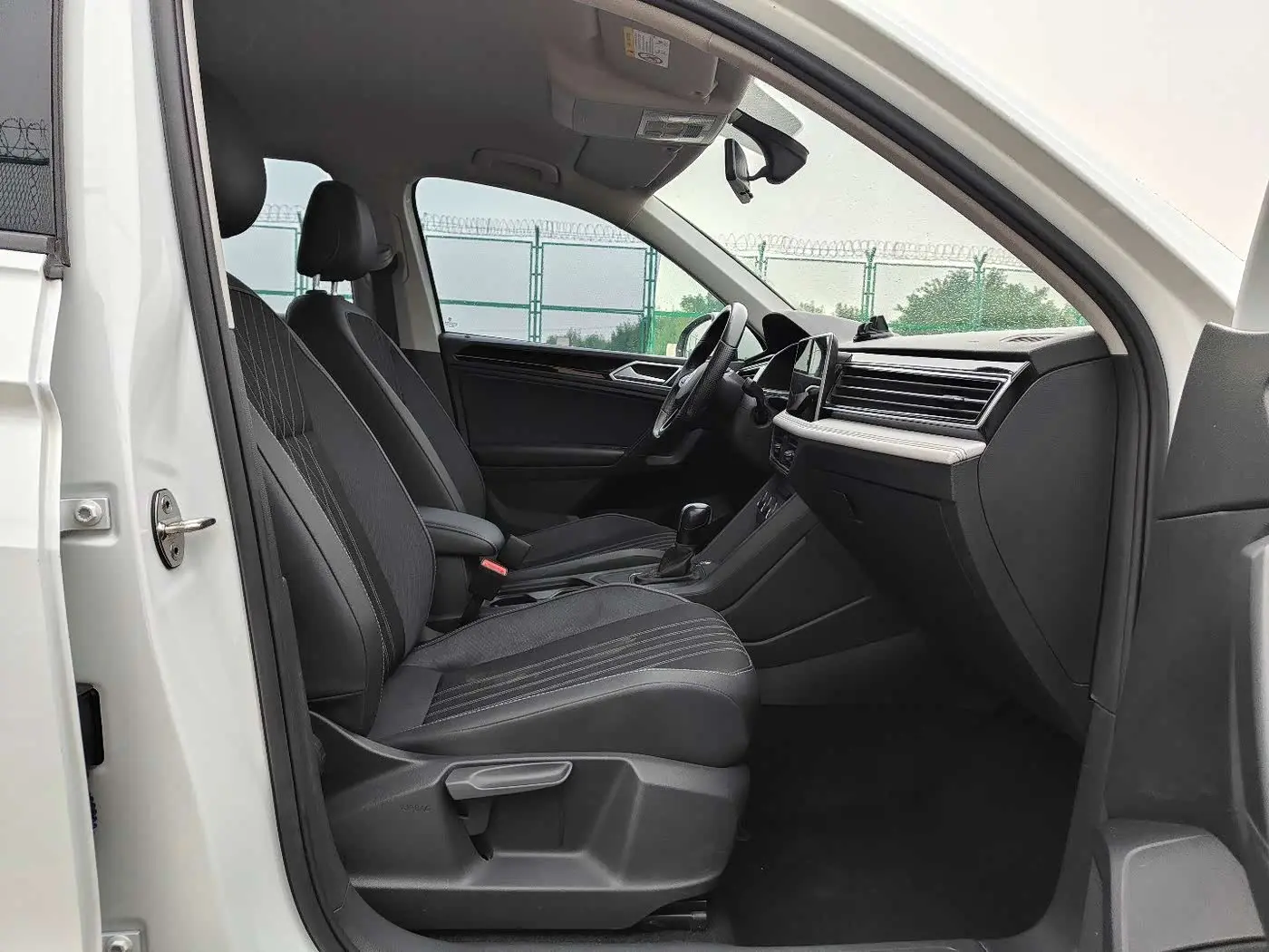Volkswagen Tiguan L 2022 — Фото 8/9