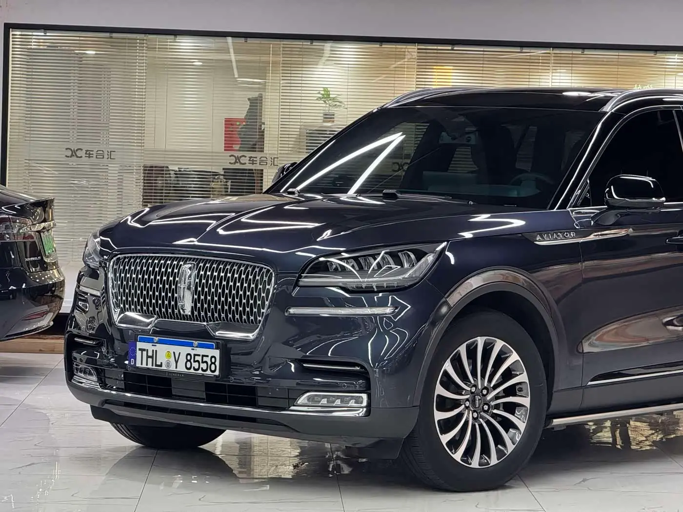 Lincoln Aviator 2023 — Фото 2/20