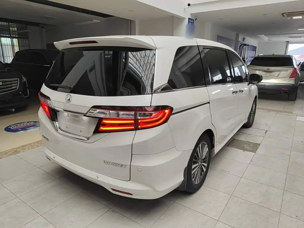 Honda Odyssey 2018 — Şəkil 7/20