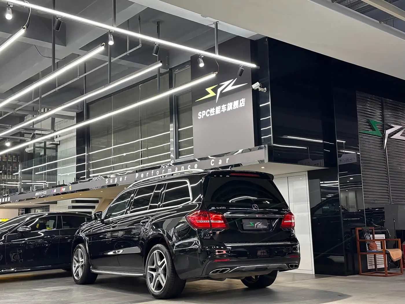 Mercedes-Benz GLS 2017 — Photo 16/20