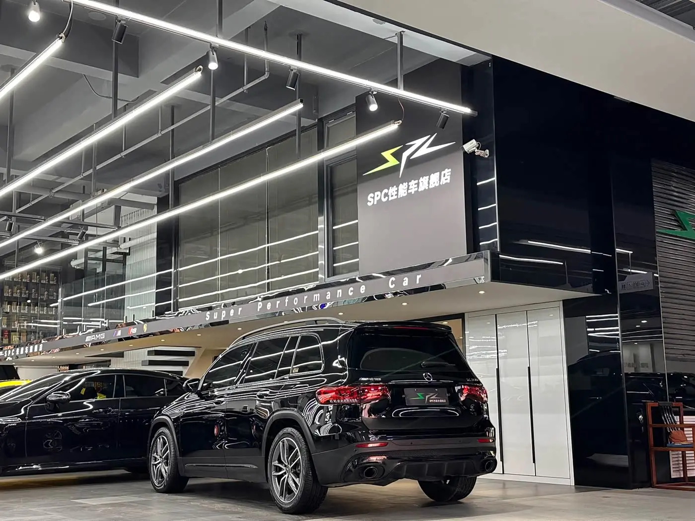 Mercedes-Benz GLB AMG 2023 — Photo 16/20