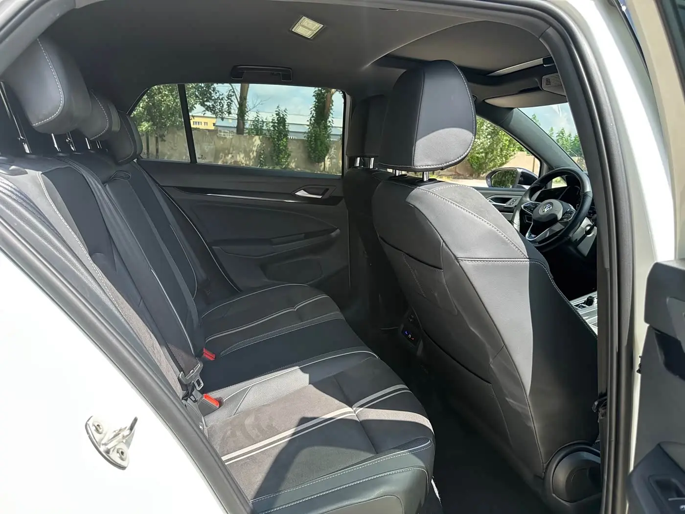 Volkswagen Golf 2023 — Photo 15/19