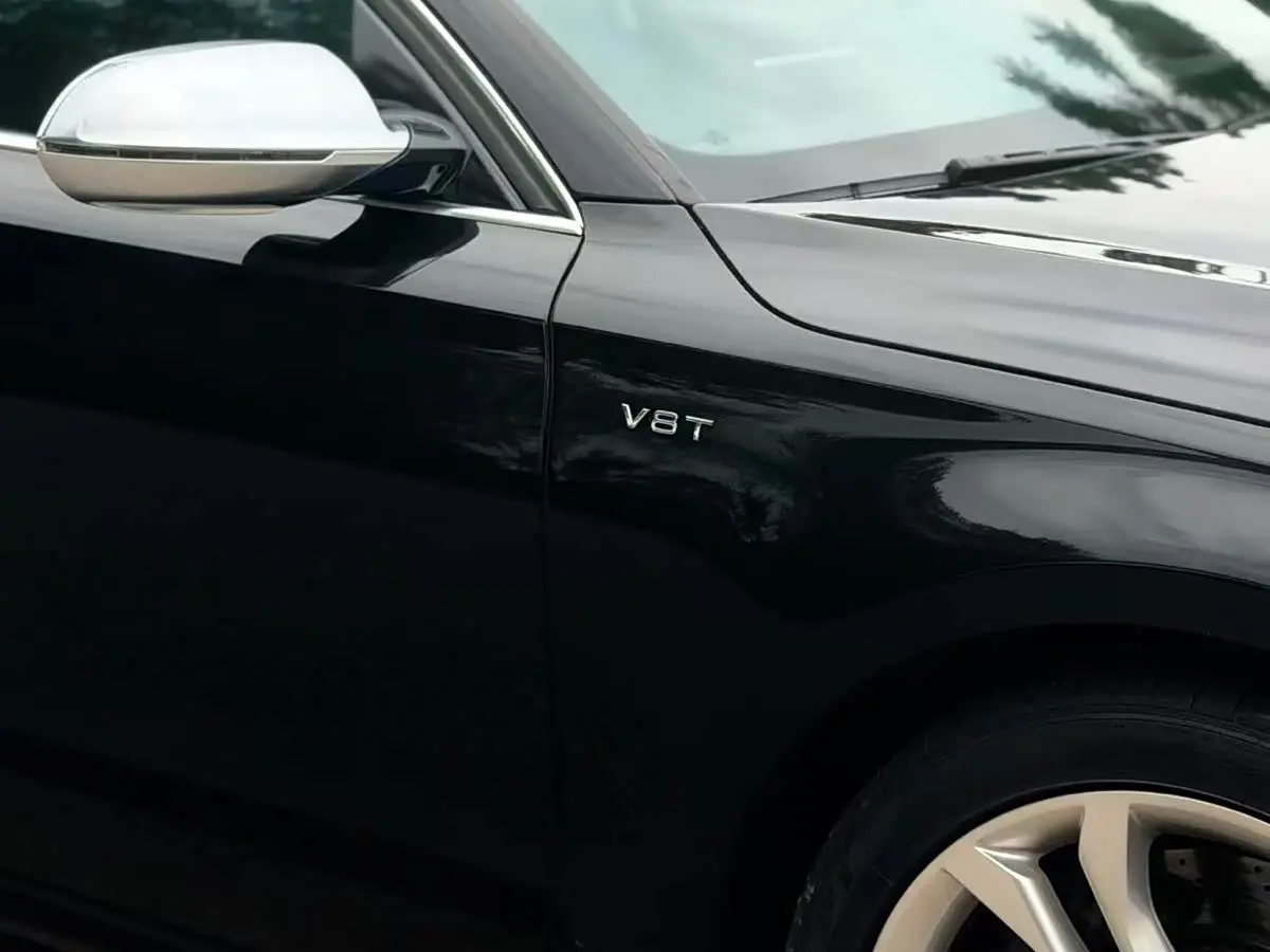 Audi S8 2014 — Photo 2/13
