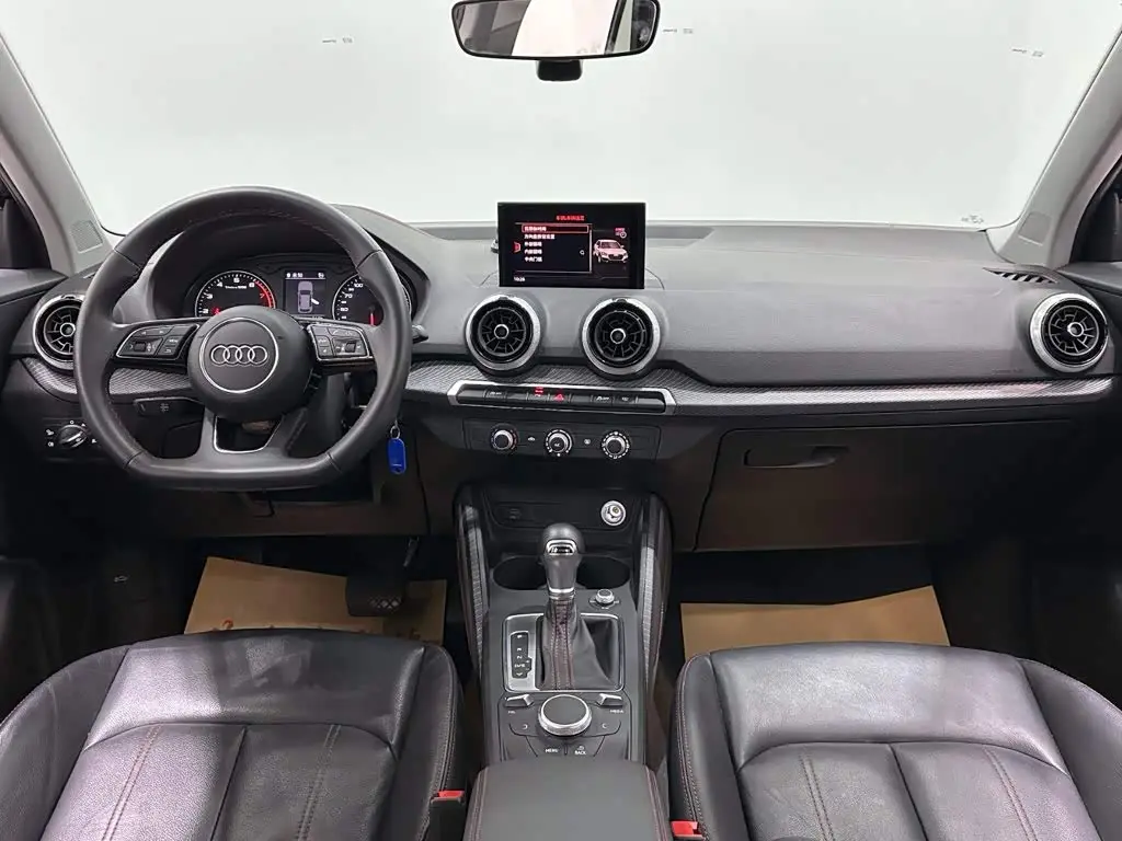 Audi Q2L 2023 — Photo 9/14