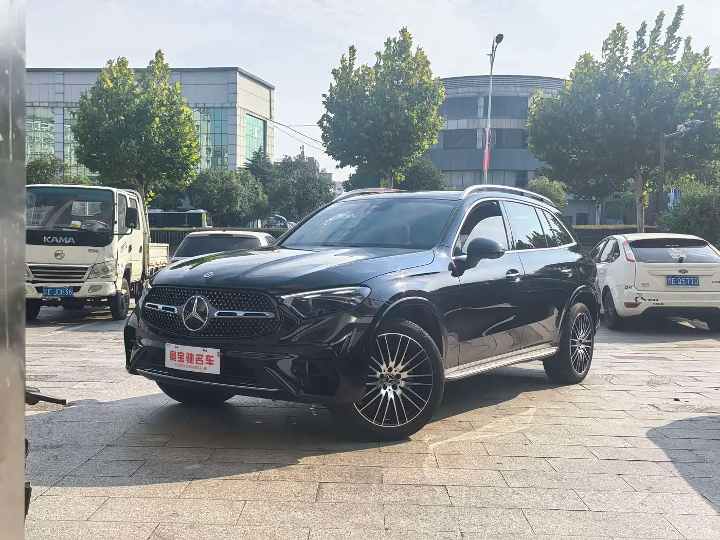 Mercedes-Benz GLC 2024 — Photo 1/16