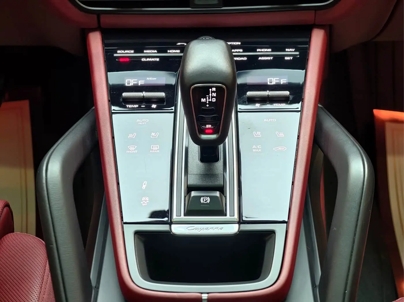 Porsche Cayenne 2022 — Photo 18/20