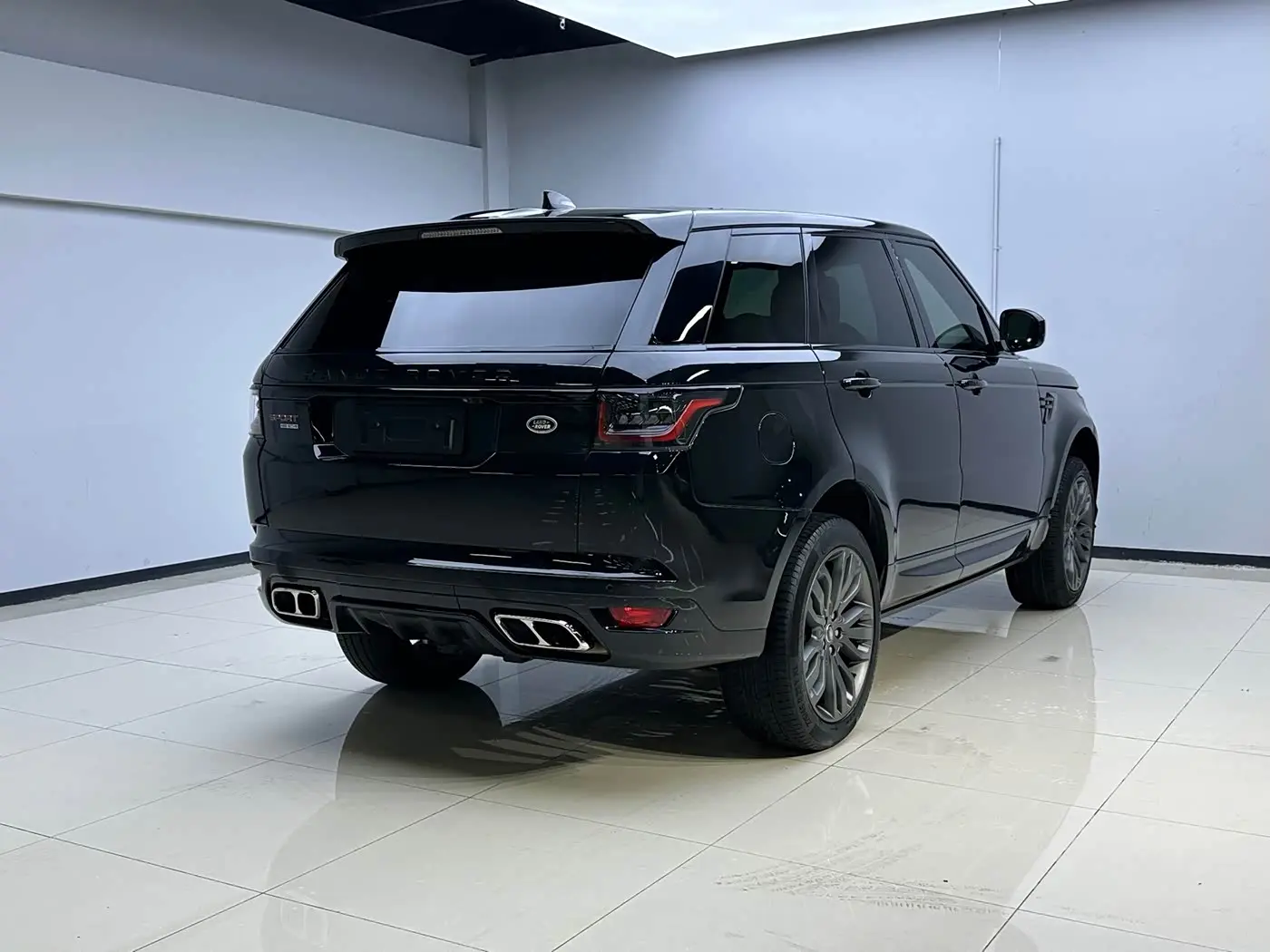 Land Rover Range Rover Sport 2017 — Photo 15/17