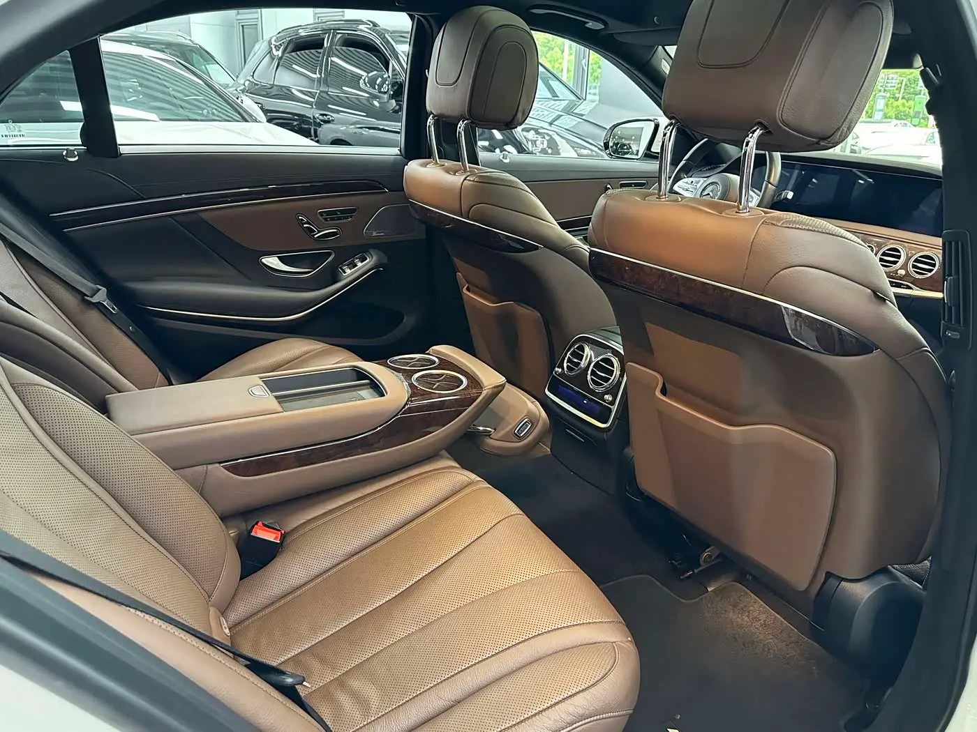 Mercedes-Benz S-Class 2019 — Photo 13/20