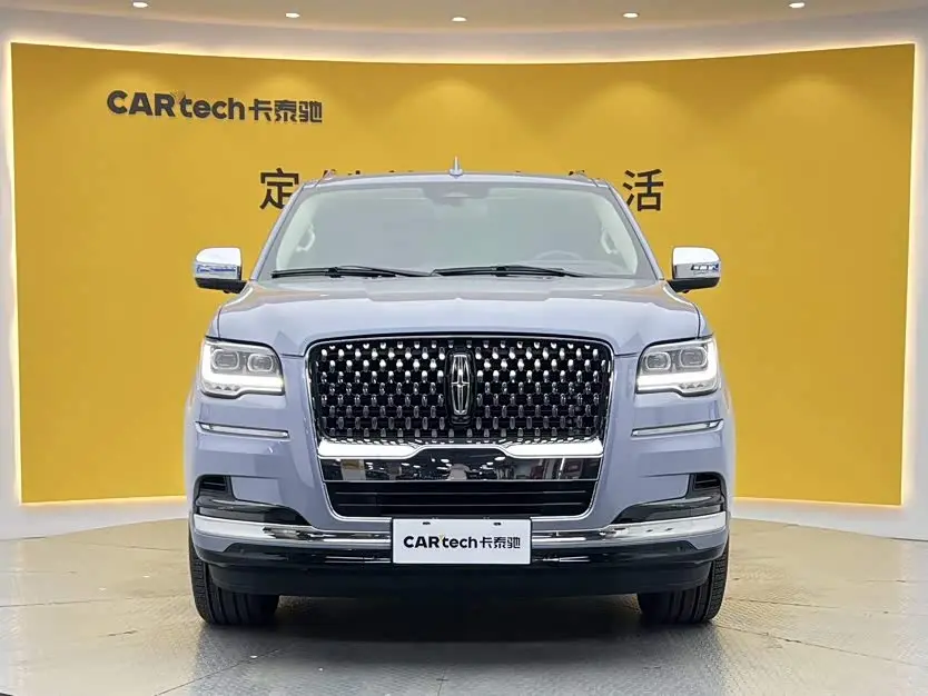 Lincoln Navigator 2022 — Photo 3/20