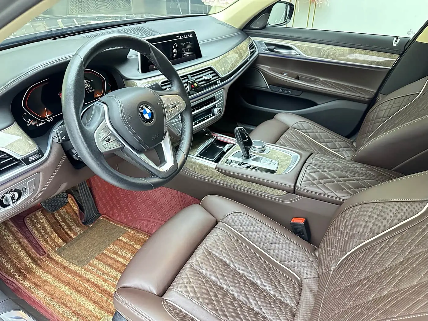 BMW 7 Series 2022 — Photo 18/20
