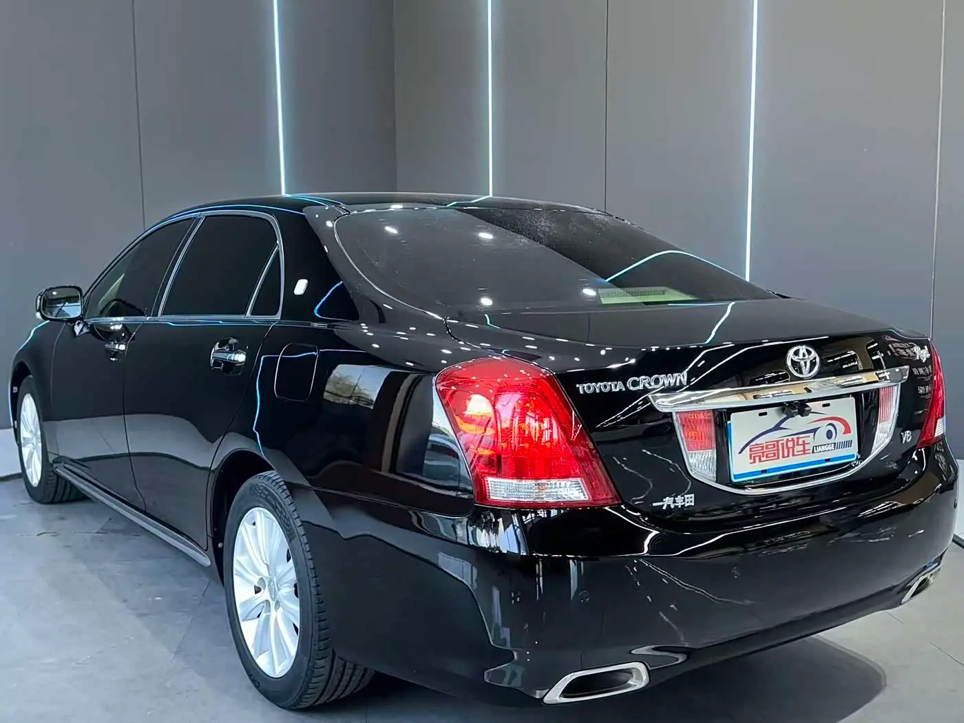 Toyota Crown 2012 — Photo 8/12
