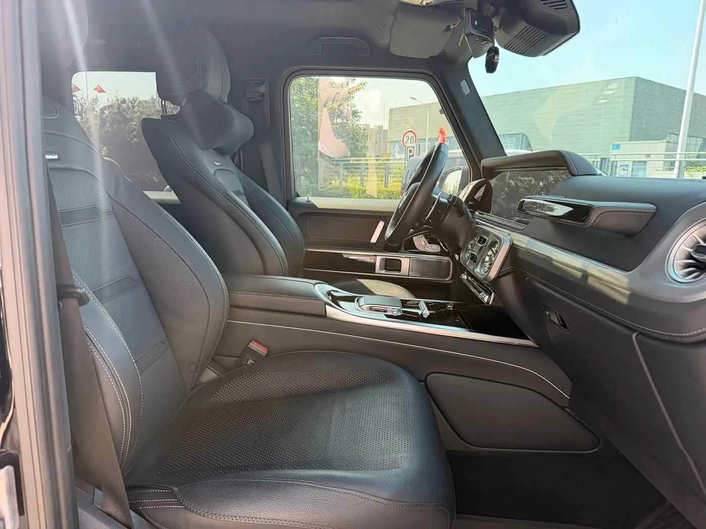 Mercedes-Benz G-Class AMG 2025 — Фото 10/20