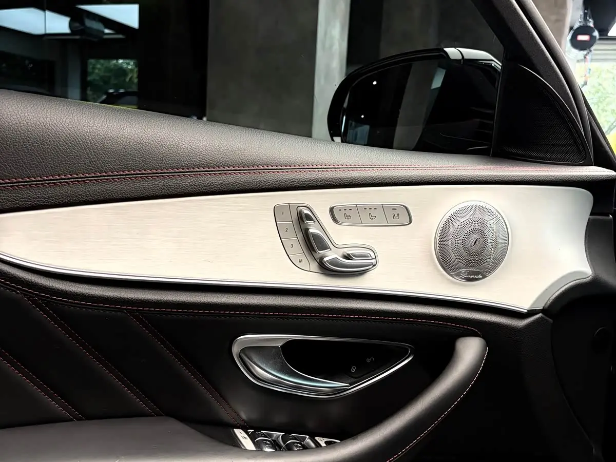 Mercedes-Benz E-Class AMG 2021 — Photo 8/9