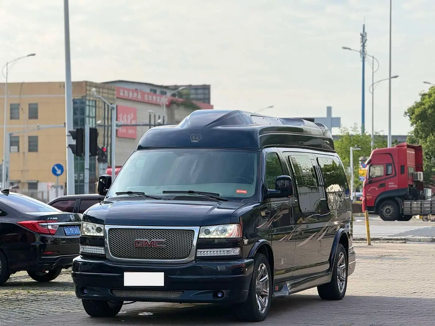 GMC Savana 2016 — Şəkil 1/14