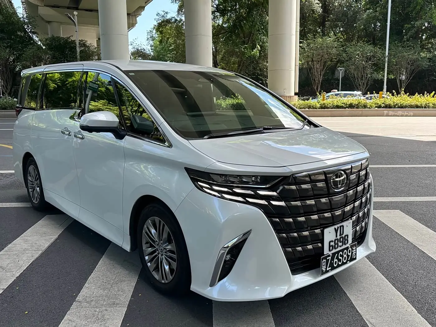 Toyota Alphard 2026 — Şəkil 1/15