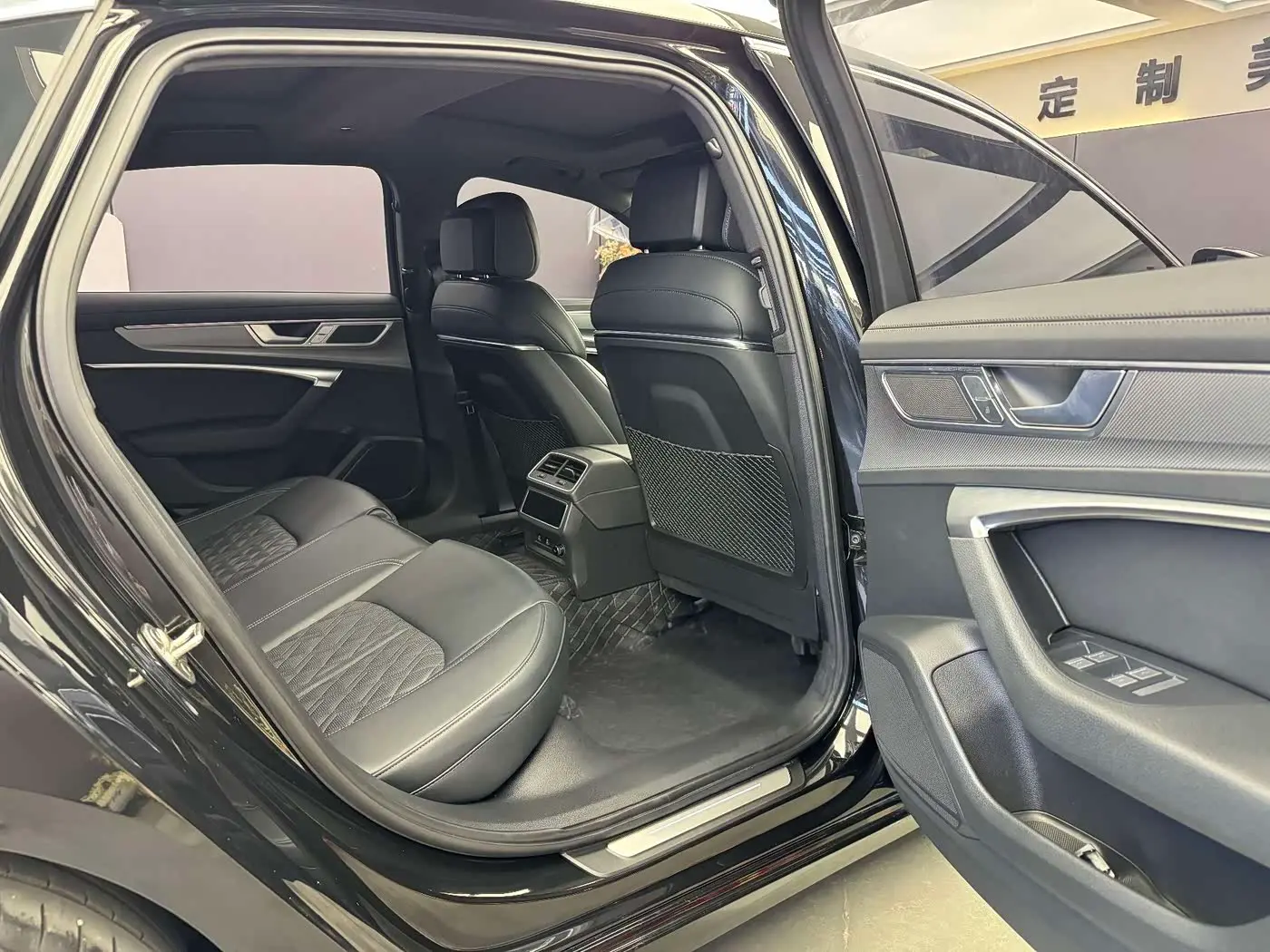Audi A6L 2025 — Photo 10/14
