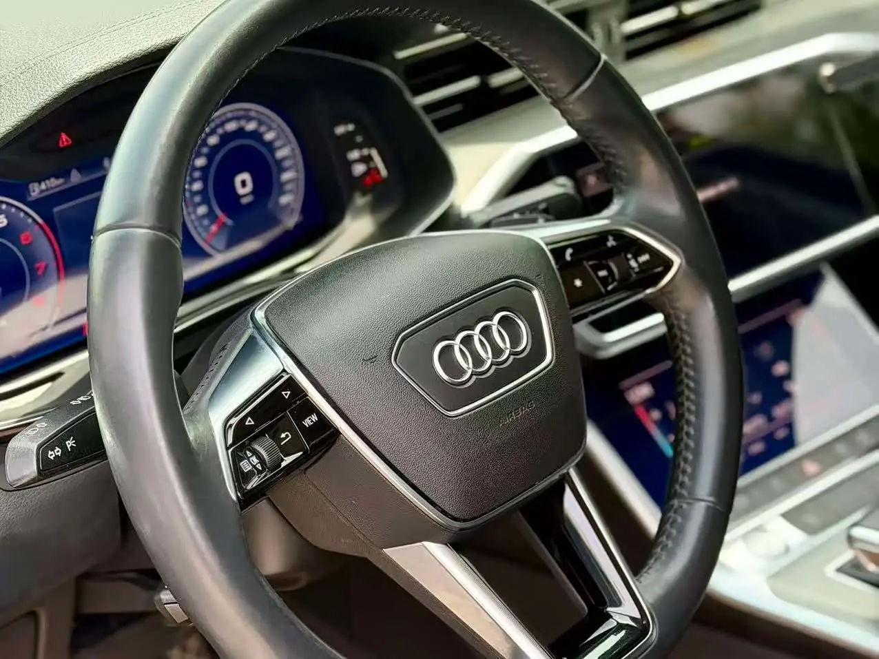 Audi A6L 2020 — Photo 6/13
