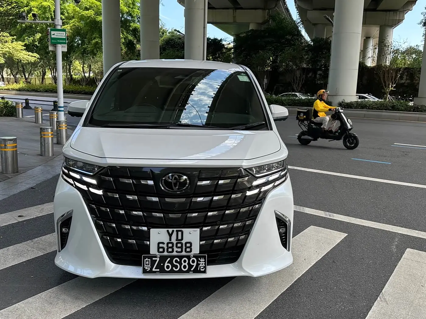 Toyota Alphard 2026 — Şəkil 2/15